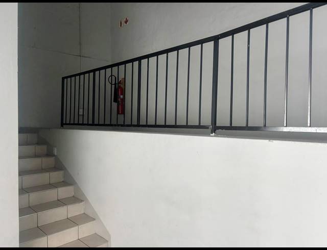 230M² BUILDING TO LET IN SAVOY ESTATE